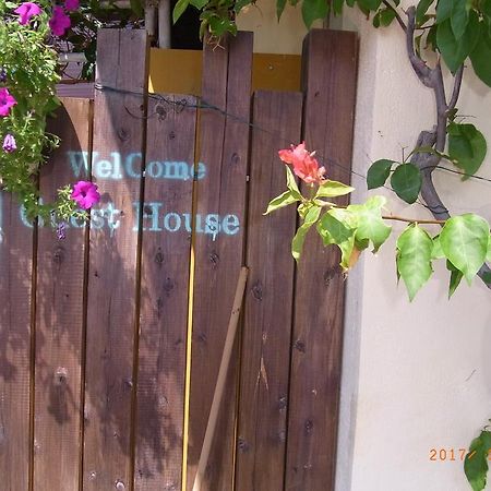 Guest House Renga II Урума Екстериор снимка
